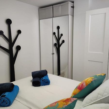 נרחה 1 Bedroom Beachfront Apartment At Torecilla Beach מראה חיצוני תמונה