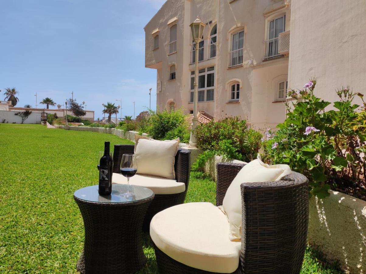 נרחה 1 Bedroom Beachfront Apartment At Torecilla Beach מראה חיצוני תמונה